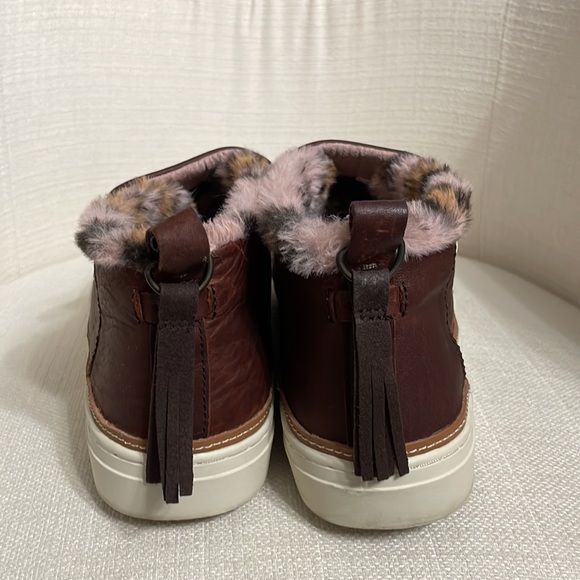NWT TOMS Paxton Leather Faux Leo Fur Chukkar Sneaker Size 11 - Picture 12 of 13